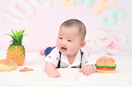 浮梁宝宝在妈妈肚子里